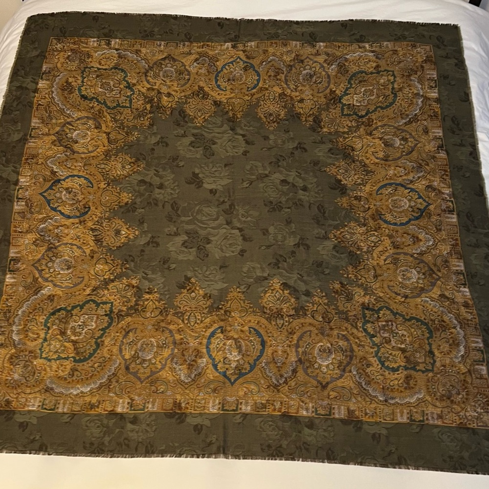 Bloomingdales’s Vintage 80’s Fine Woven Italian Pashmina Wool Scarf/Shawl